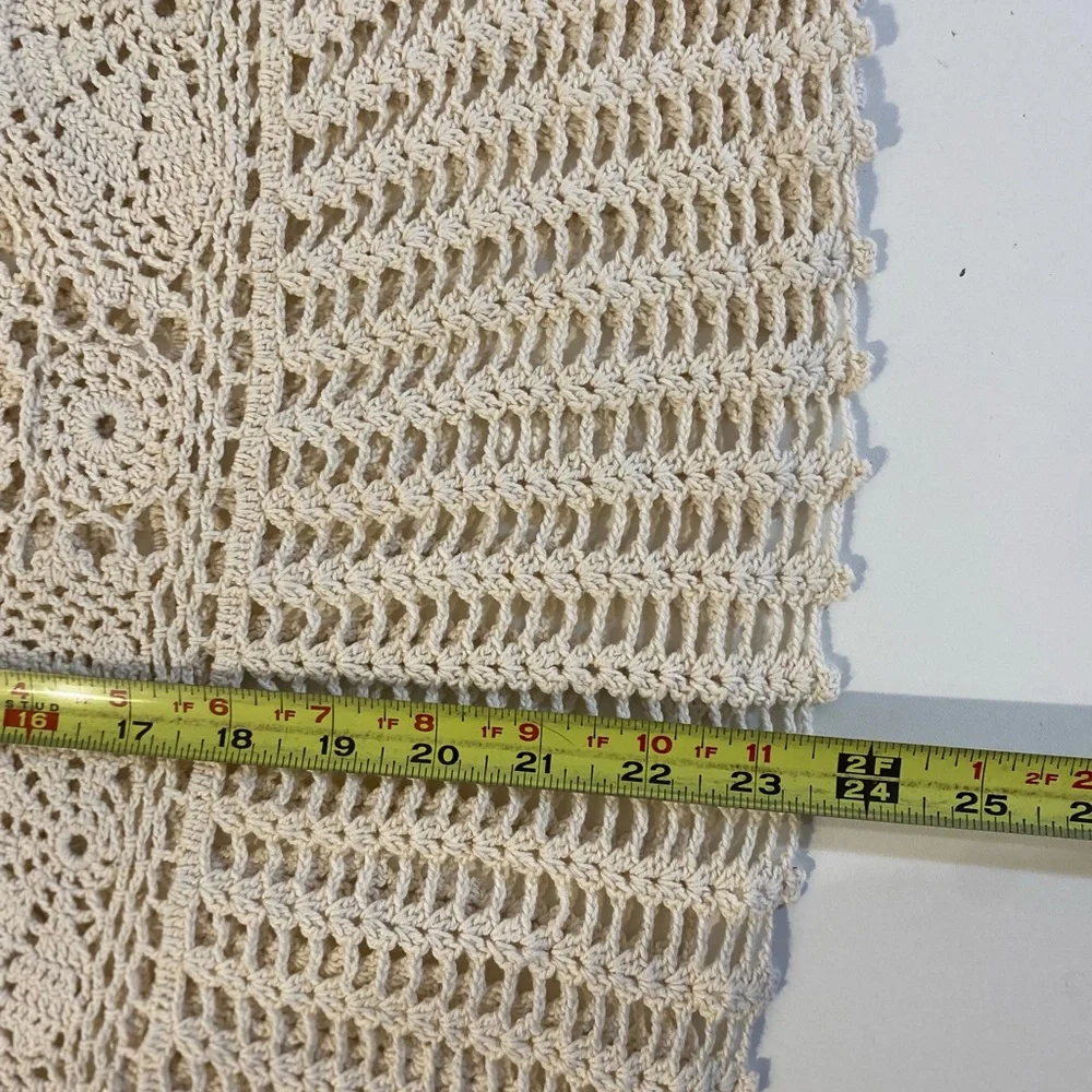 Vintage Round Beige Cotton Crochet Lace Tablecloth 24” Diameter